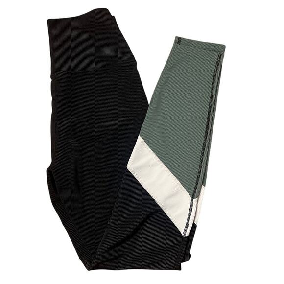 Beach Riot Sport Shiny Ribbed Colorblock Black Green Leggings Size S - Picture 2 of 4